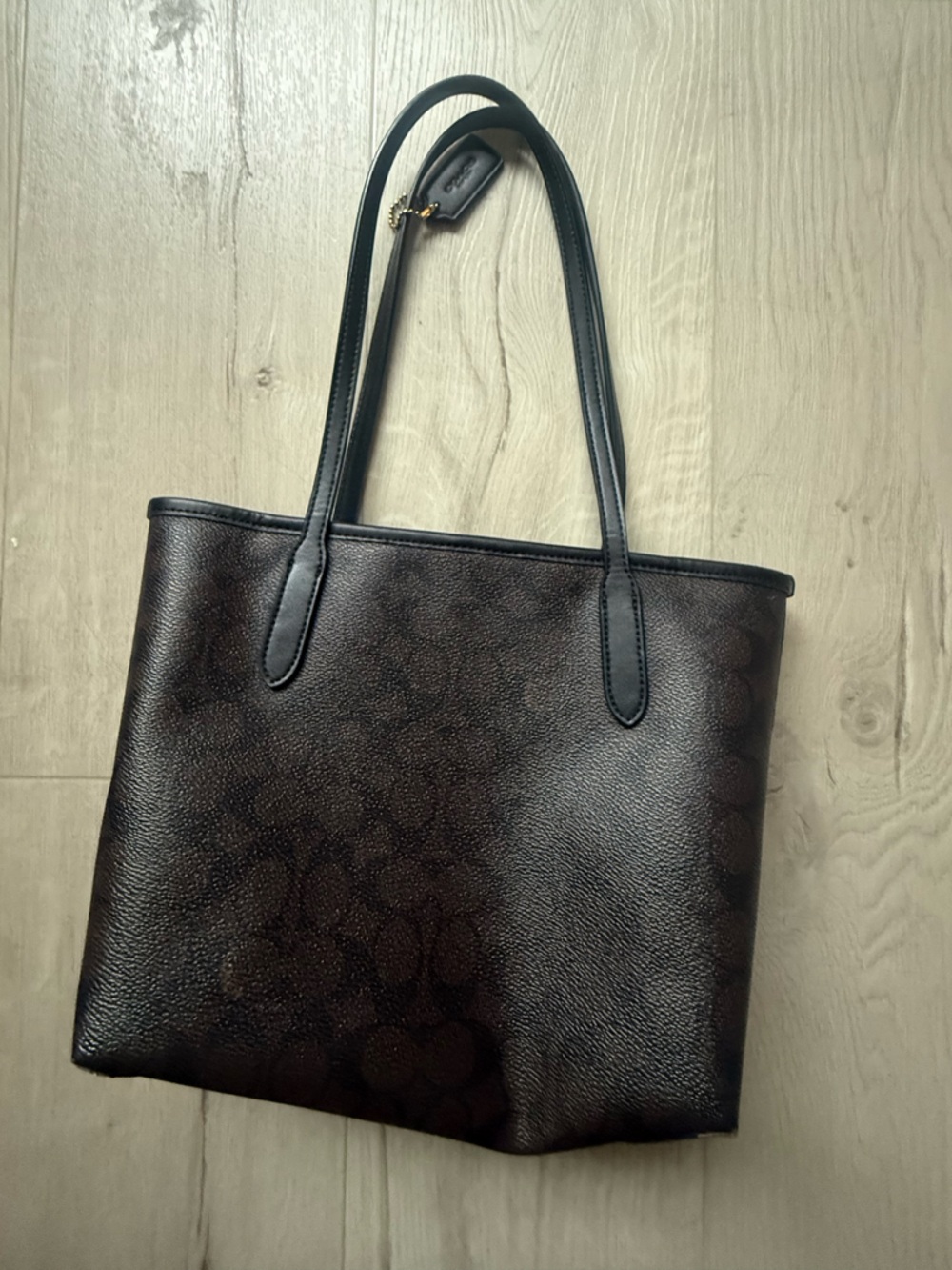AUTHENTIC COACH OUTLET SMALL CITY TOTE IN SIG CANVAS BLACK/BROWN - Picture 4 of 7